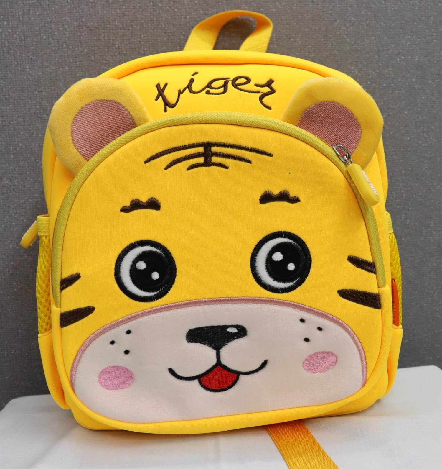 Boy Cute School Bag Bus Pattern Nylon Shoulder Bag Zipper Backpacks Outdoor  Shoulder Bags - China Small Backpack and Casual Backpack price |  Made-in-China.com