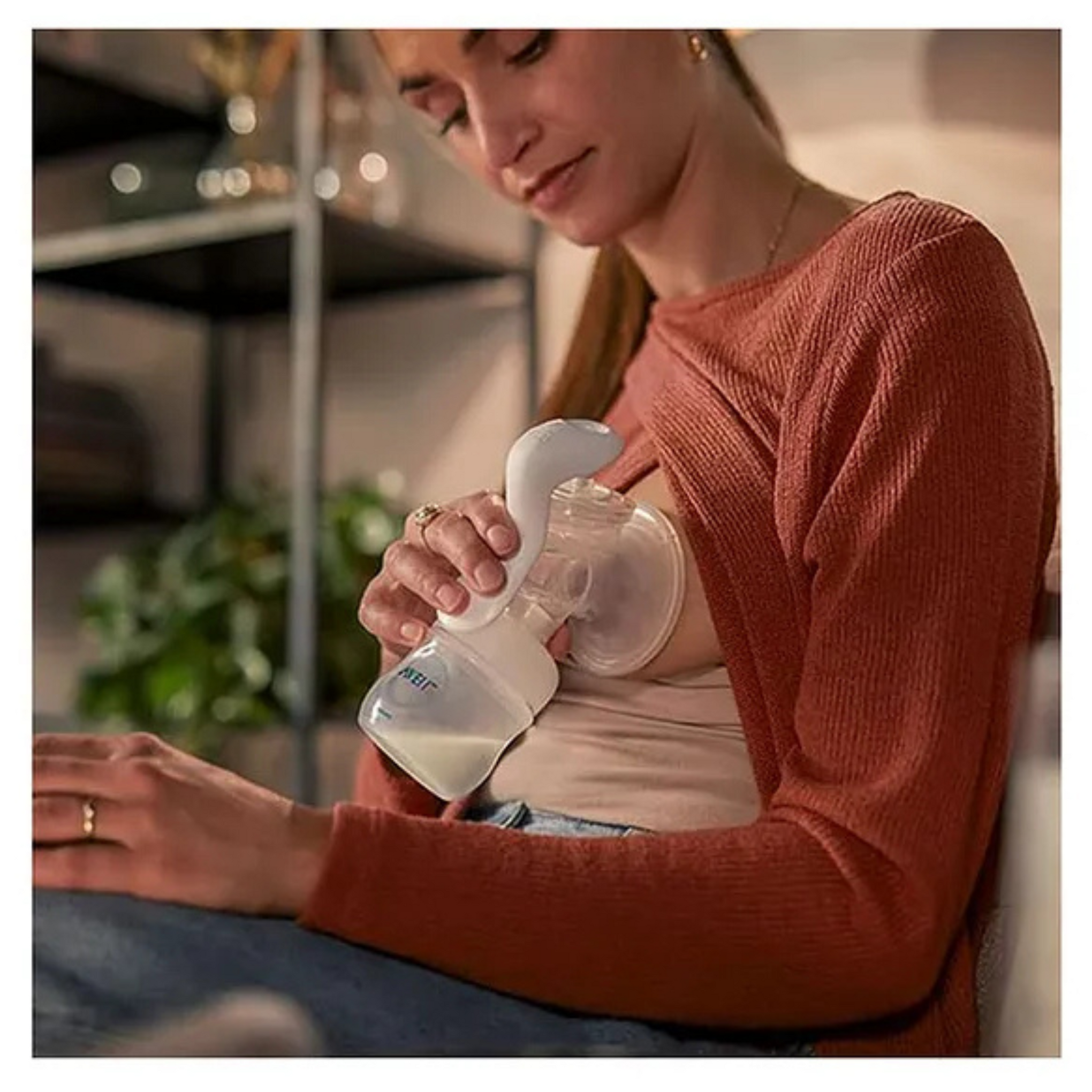 Avent Advanced Manual Breast Pump with Natural Motion Technology - White